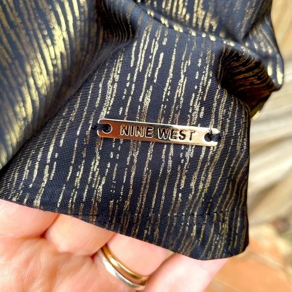 Nine West black and gold sleeveless kit top - Picture 4 of 8